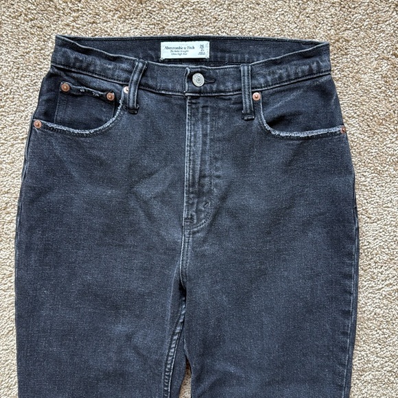 Abercrombie and Fitch Ankle Straight High Rise Curve Love Black Jeans Short - Picture 4 of 9